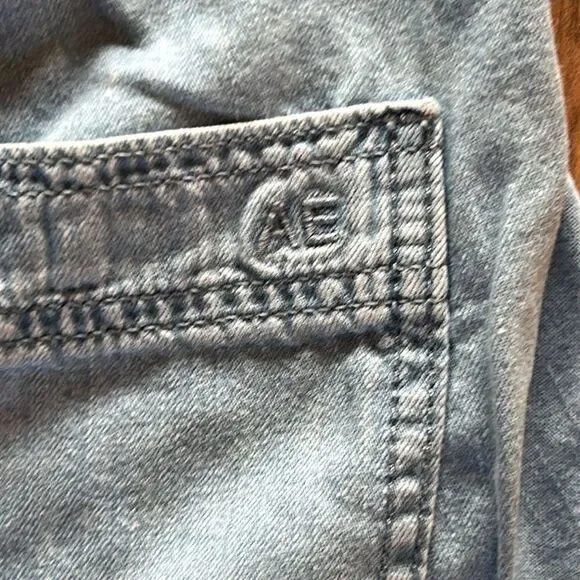 American Eagle Light Blue Denim Shorts - Picture 6 of 6